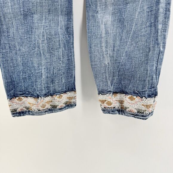Miss Me Mid Rise Capri Women’s Size 25 Distressed & Bejeweled Beaded Jeans - Picture 14 of 16